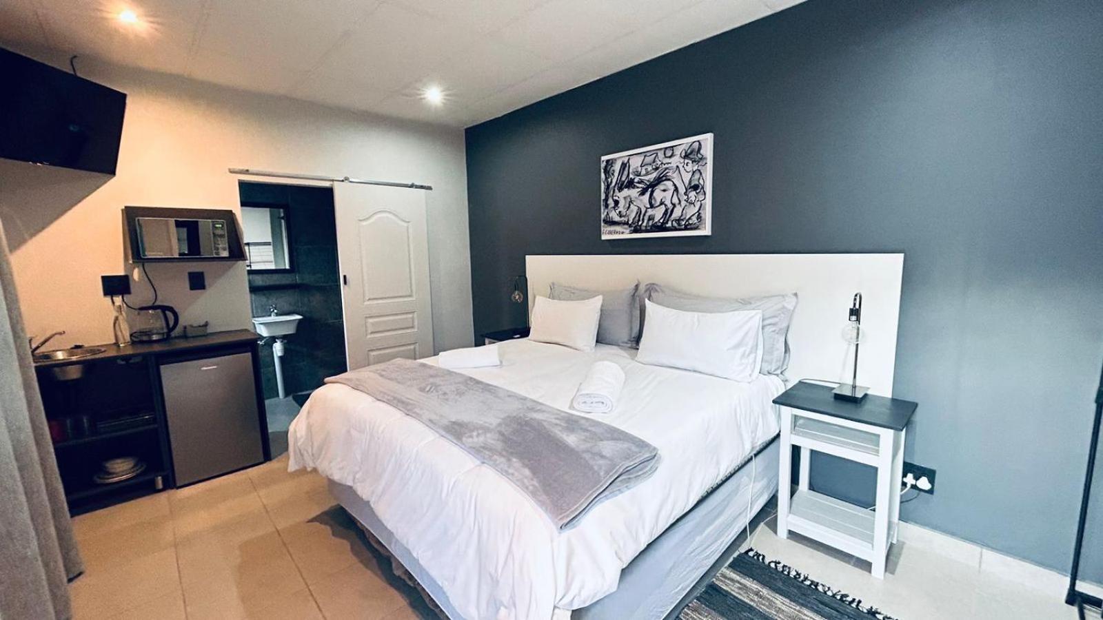 The Lantern Guesthouse Bloemfontein Extérieur photo