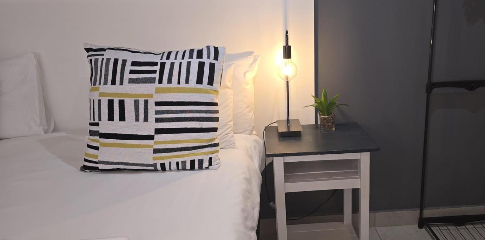 The Lantern Guesthouse Bloemfontein Extérieur photo
