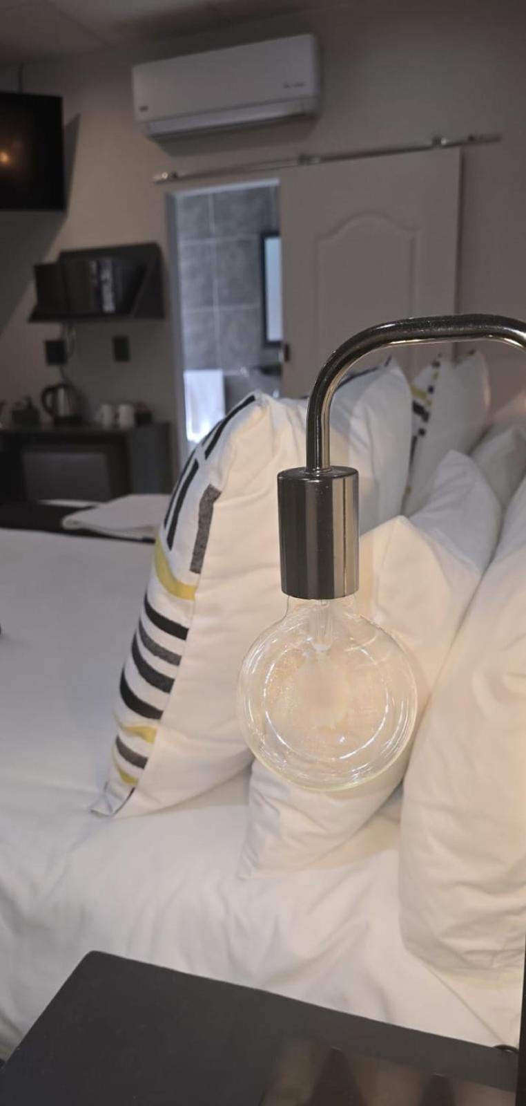 The Lantern Guesthouse Bloemfontein Extérieur photo