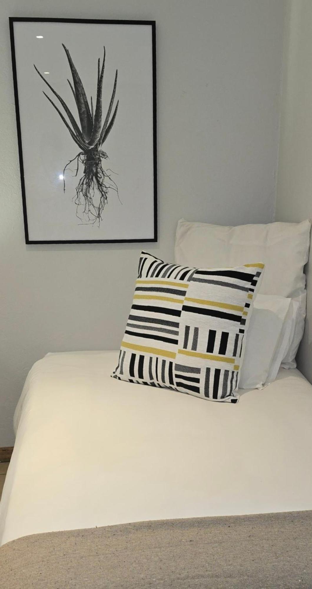 The Lantern Guesthouse Bloemfontein Extérieur photo