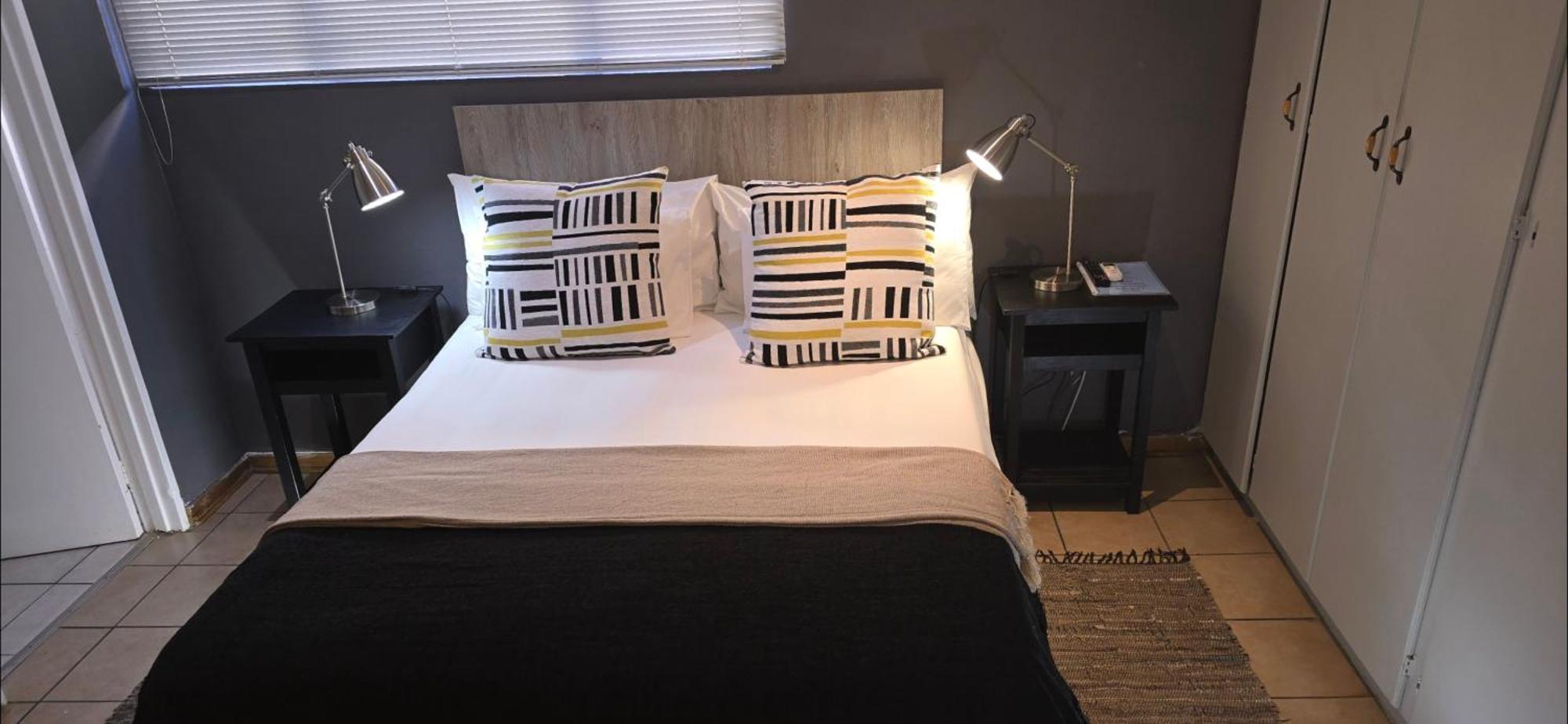The Lantern Guesthouse Bloemfontein Extérieur photo