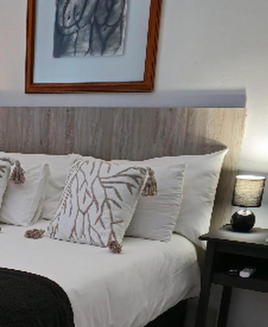 The Lantern Guesthouse Bloemfontein Extérieur photo