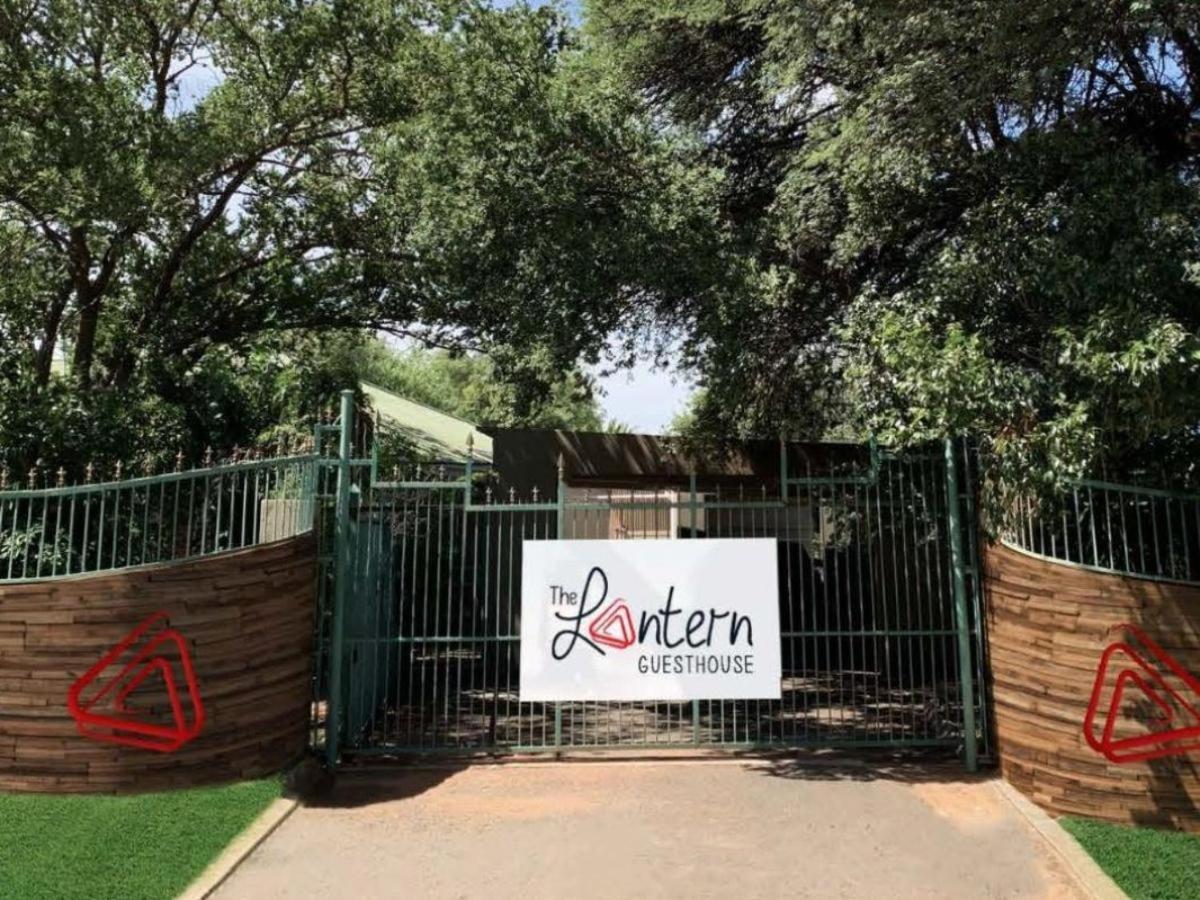 The Lantern Guesthouse Bloemfontein Extérieur photo
