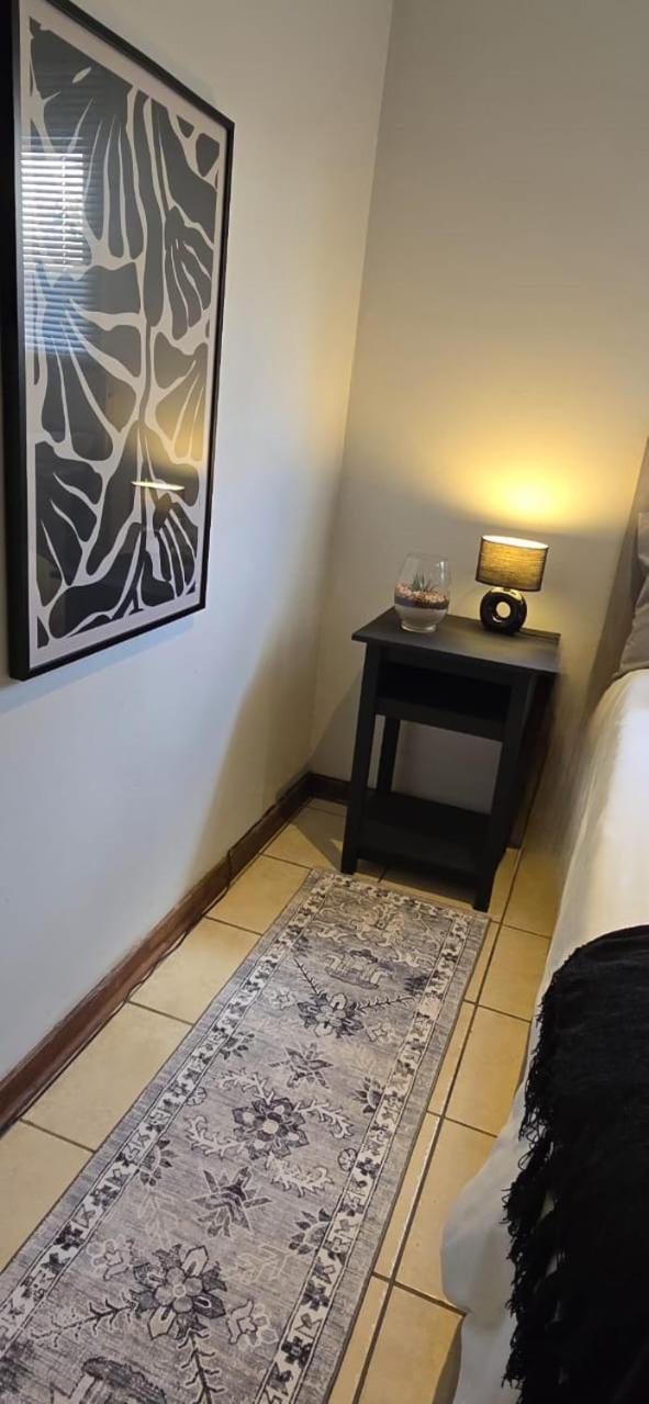 The Lantern Guesthouse Bloemfontein Extérieur photo